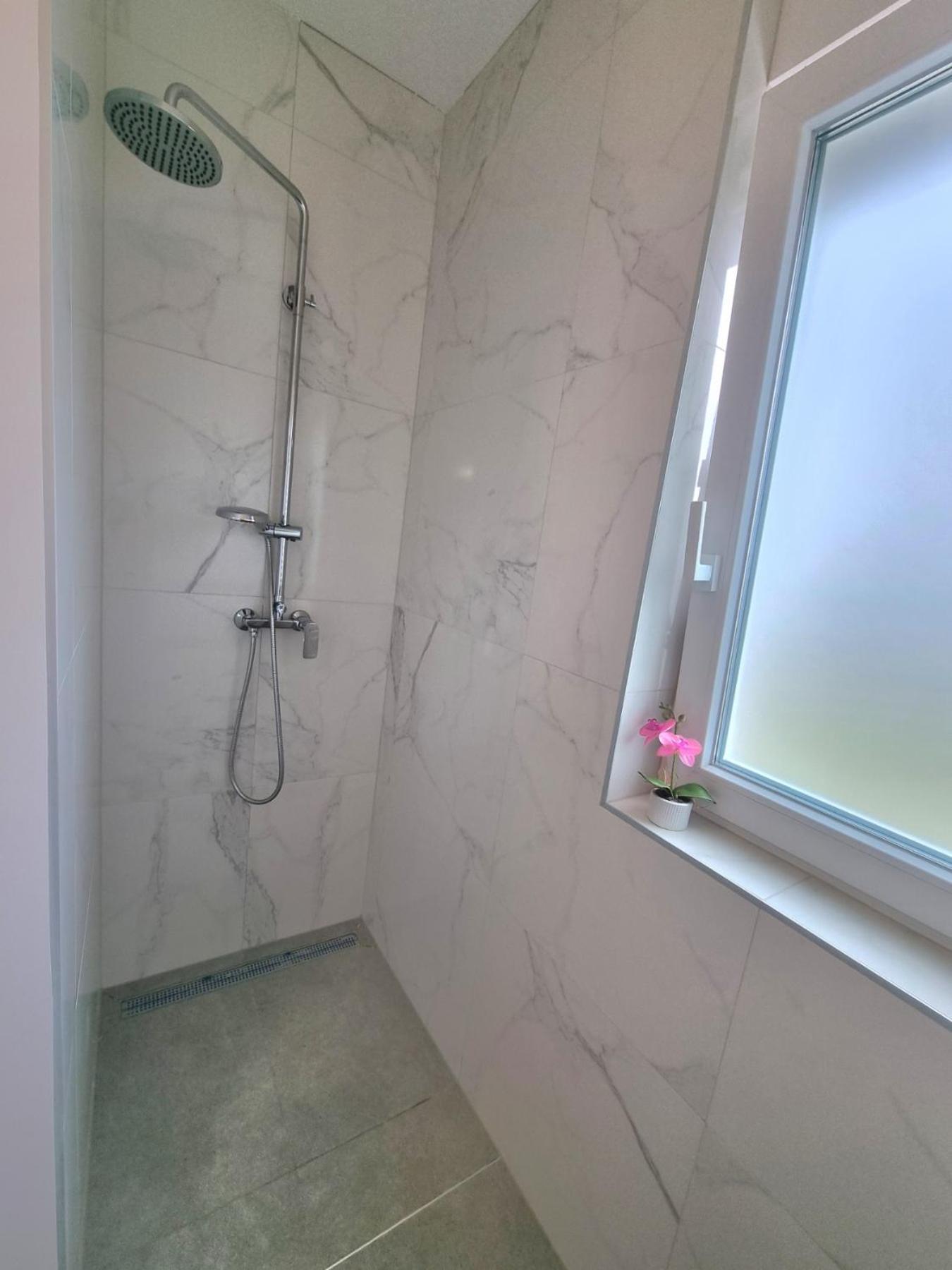 Crystal Apartment อูมัค ภายนอก รูปภาพ