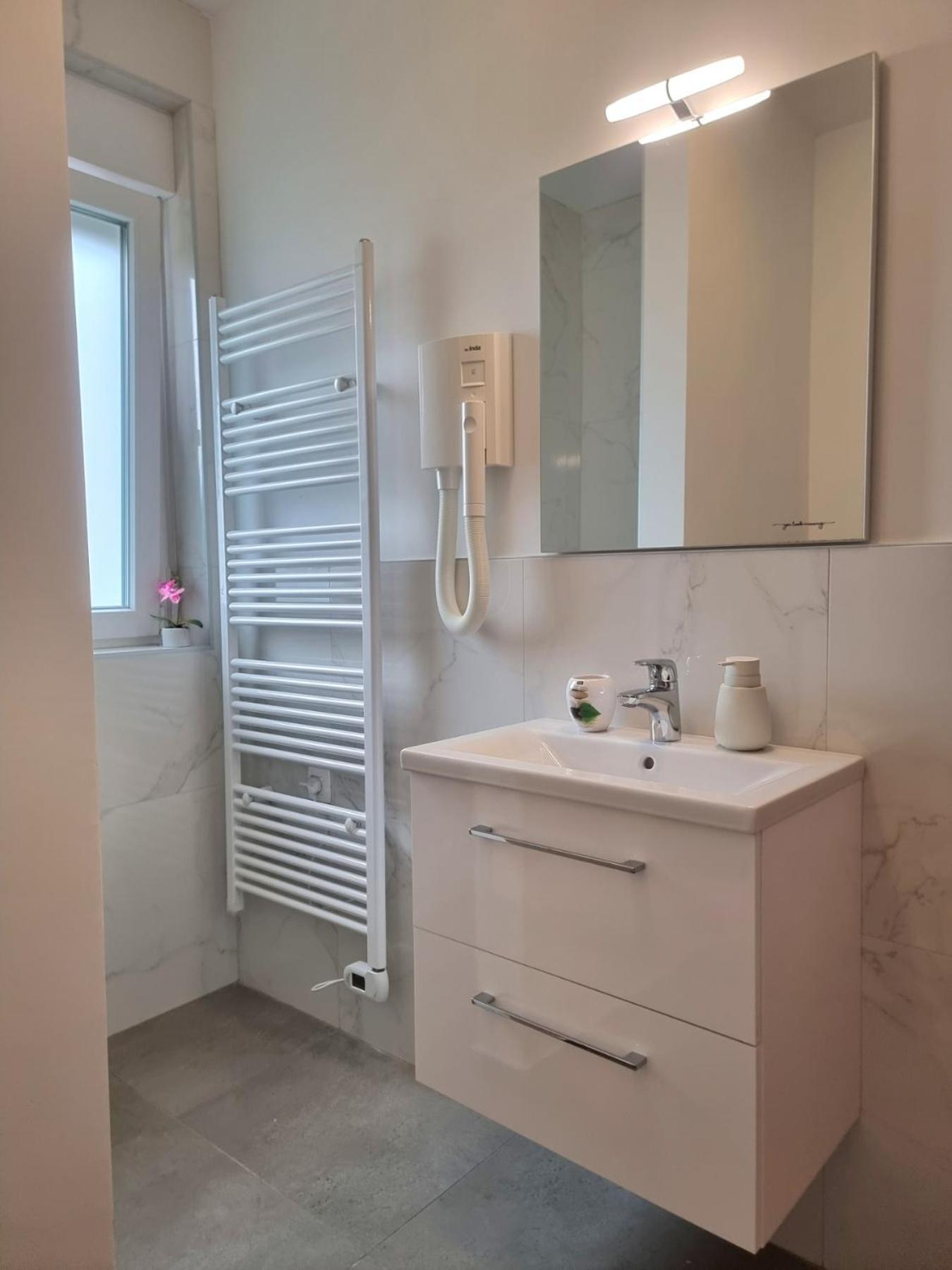 Crystal Apartment อูมัค ภายนอก รูปภาพ