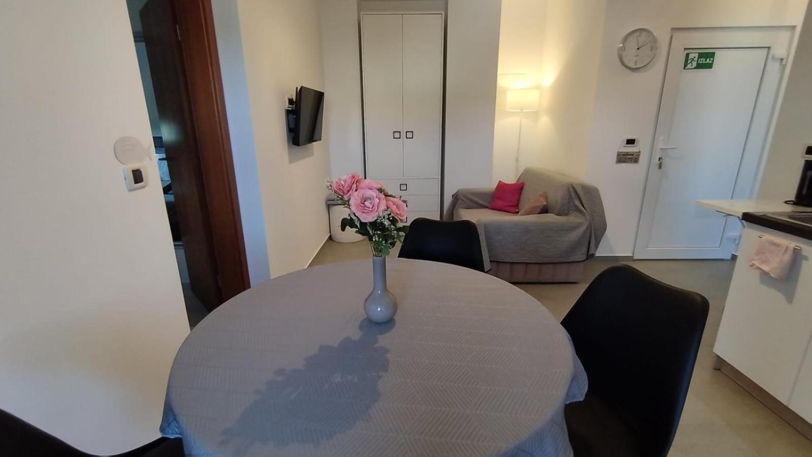 Crystal Apartment อูมัค ภายนอก รูปภาพ